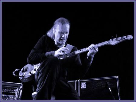 Billy Sheehan (tallas...) et sa technique de tapping