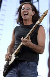 Le grand Geddy Lee (RUSH)